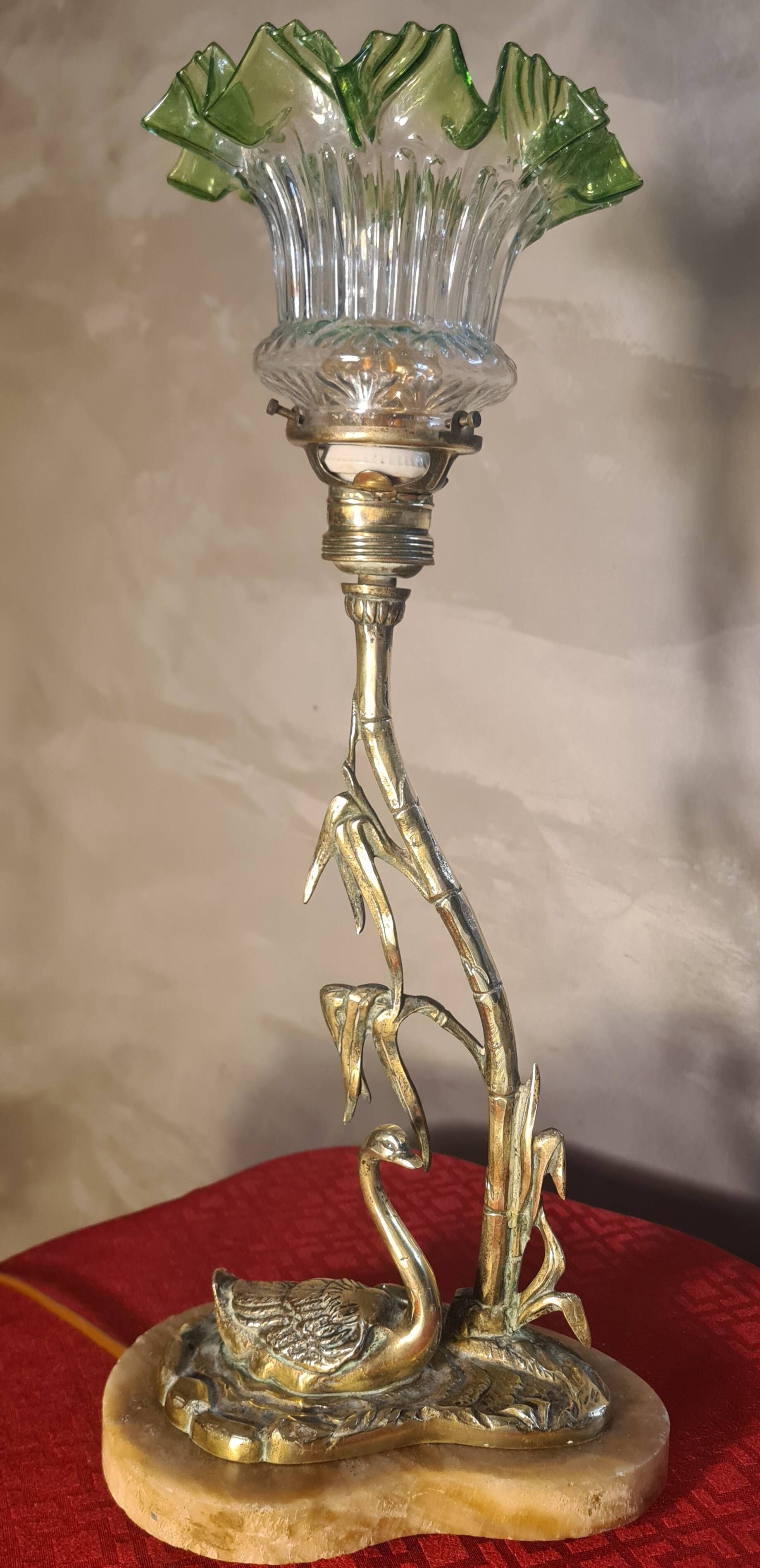 bronze lamp with marble, beautiful work by a bronzier, 1910 at 40 and fine tulip