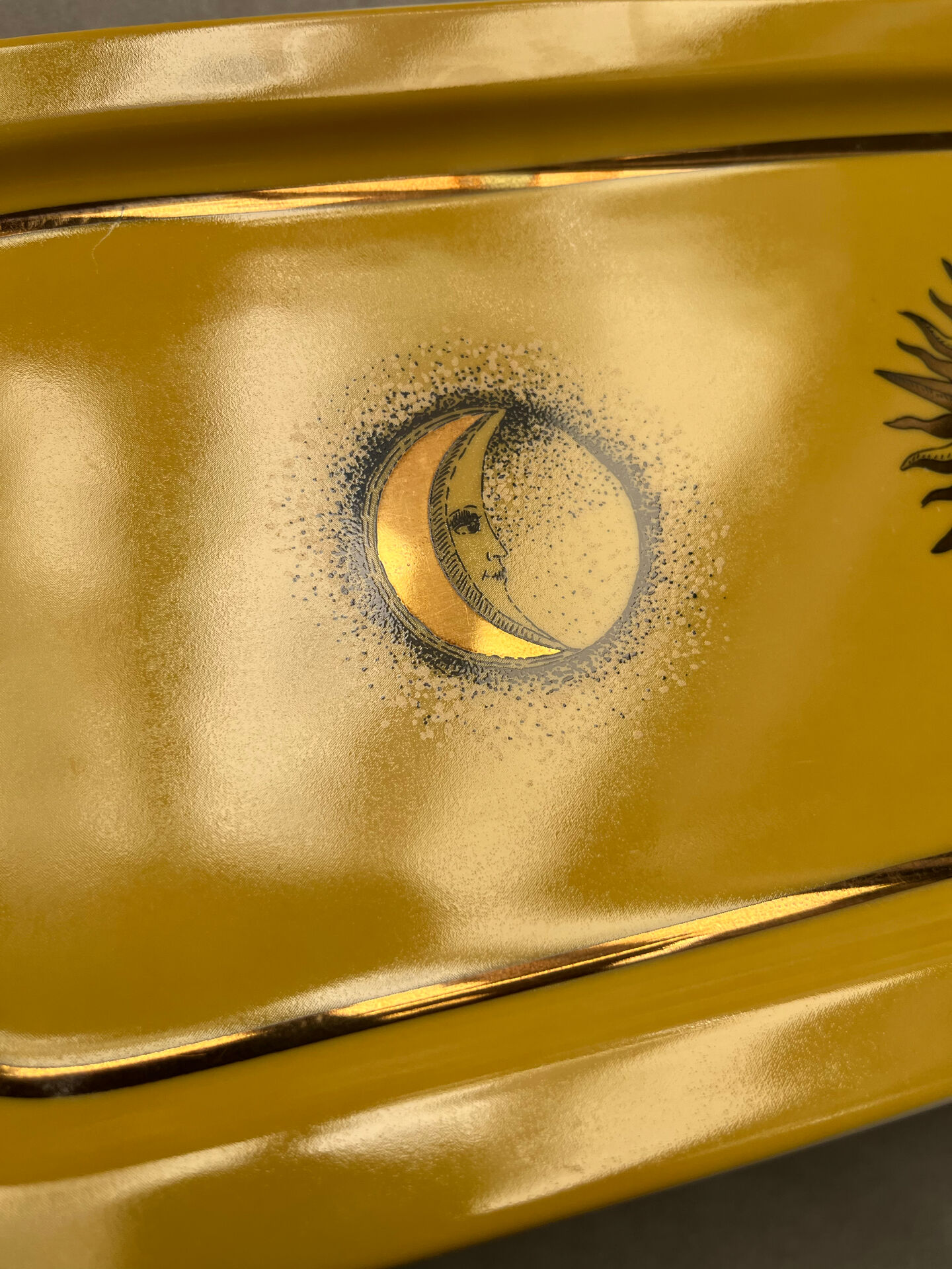 Porcelain cake dish with gold decoration, Moon and Sun