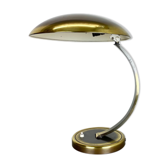 Laiton allemand Kaiser Idell 6751 Bauhaus Desk Light Christian Dell, Allemagne, années 1950