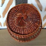 Round wicker basket
