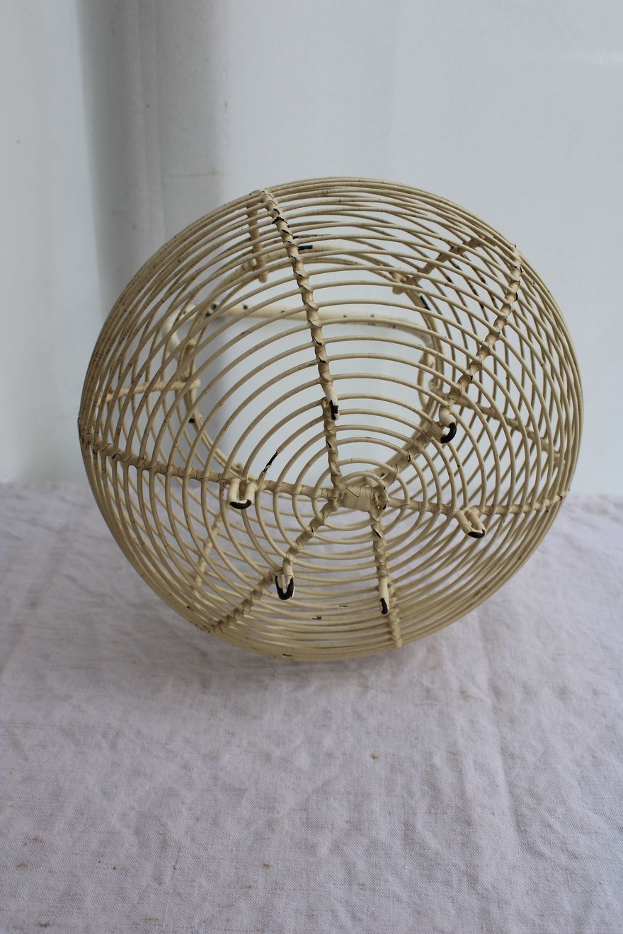 Egg basket