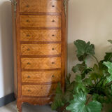 Rosewood weekly and curved marquetry on all three sides
