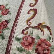 Tapis romantique blanc et bordeaux 190 x 150 cm