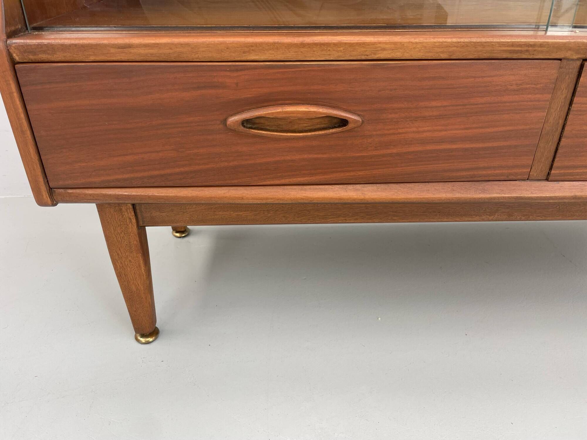 Vintage Jentique small wall unit/display cabinet from the 1960s made of teak