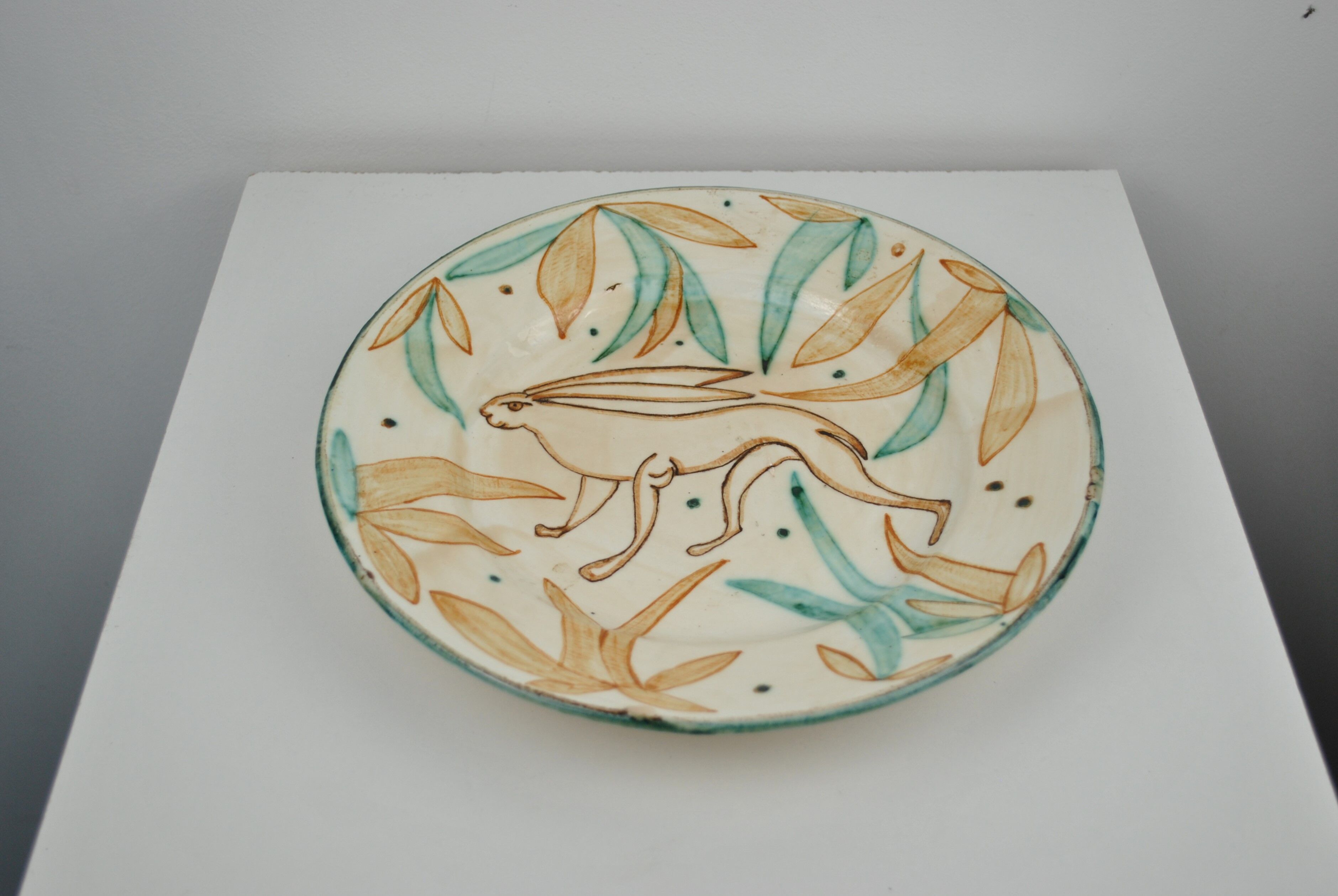 Assiette décorative en faience du monastere de Bethleem 1970