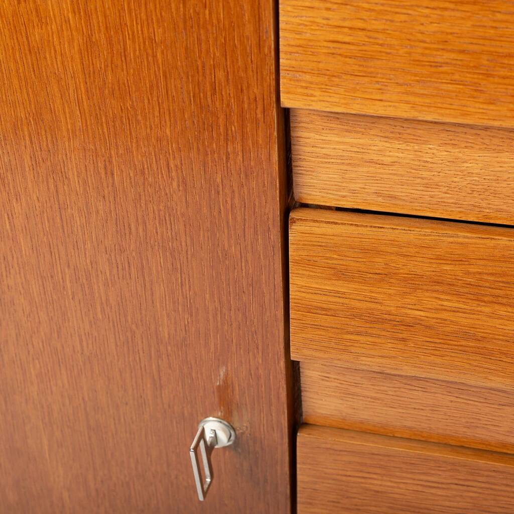 Cabinet U-458