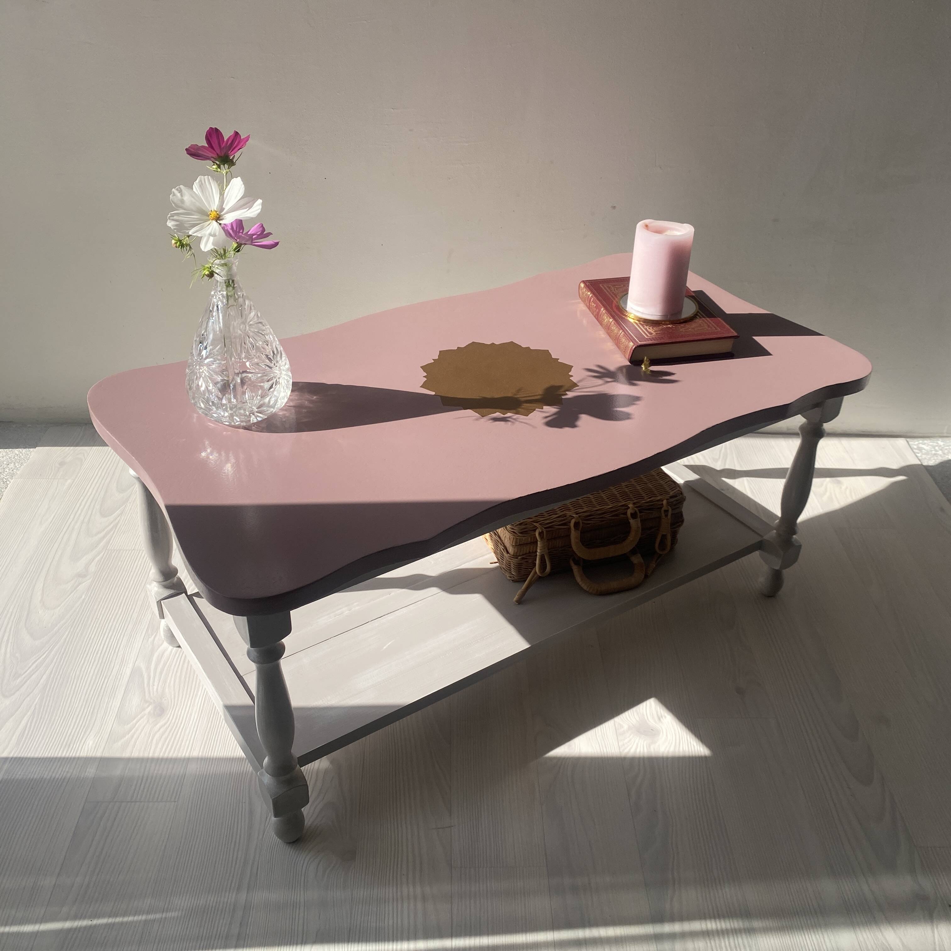 Table basse vintage rustique - rose et doré
