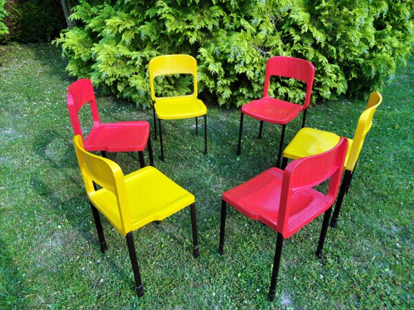 Série de 8 chaises design Pop année 1970-80