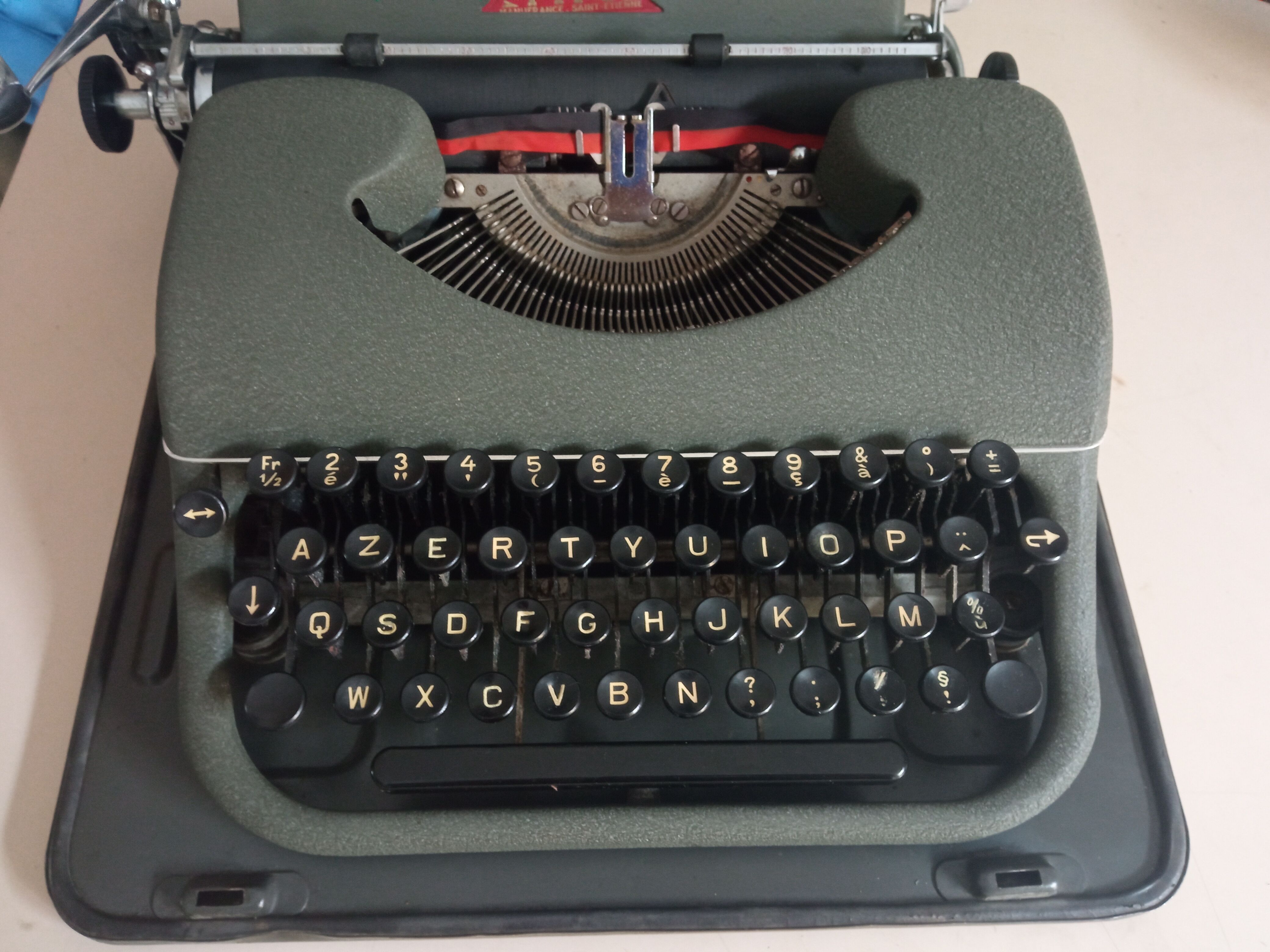 Very old manufrance typo typewriter