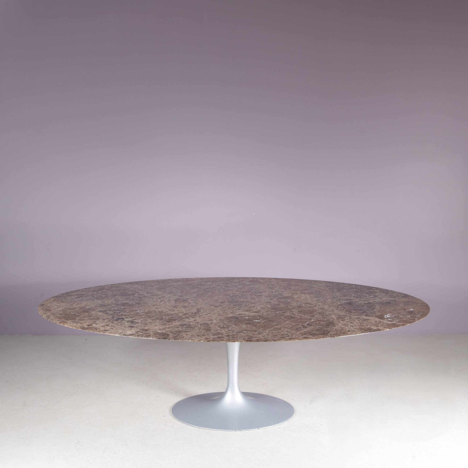 Table ovale XL Tulip Eero Saarinen pour Knoll Int.