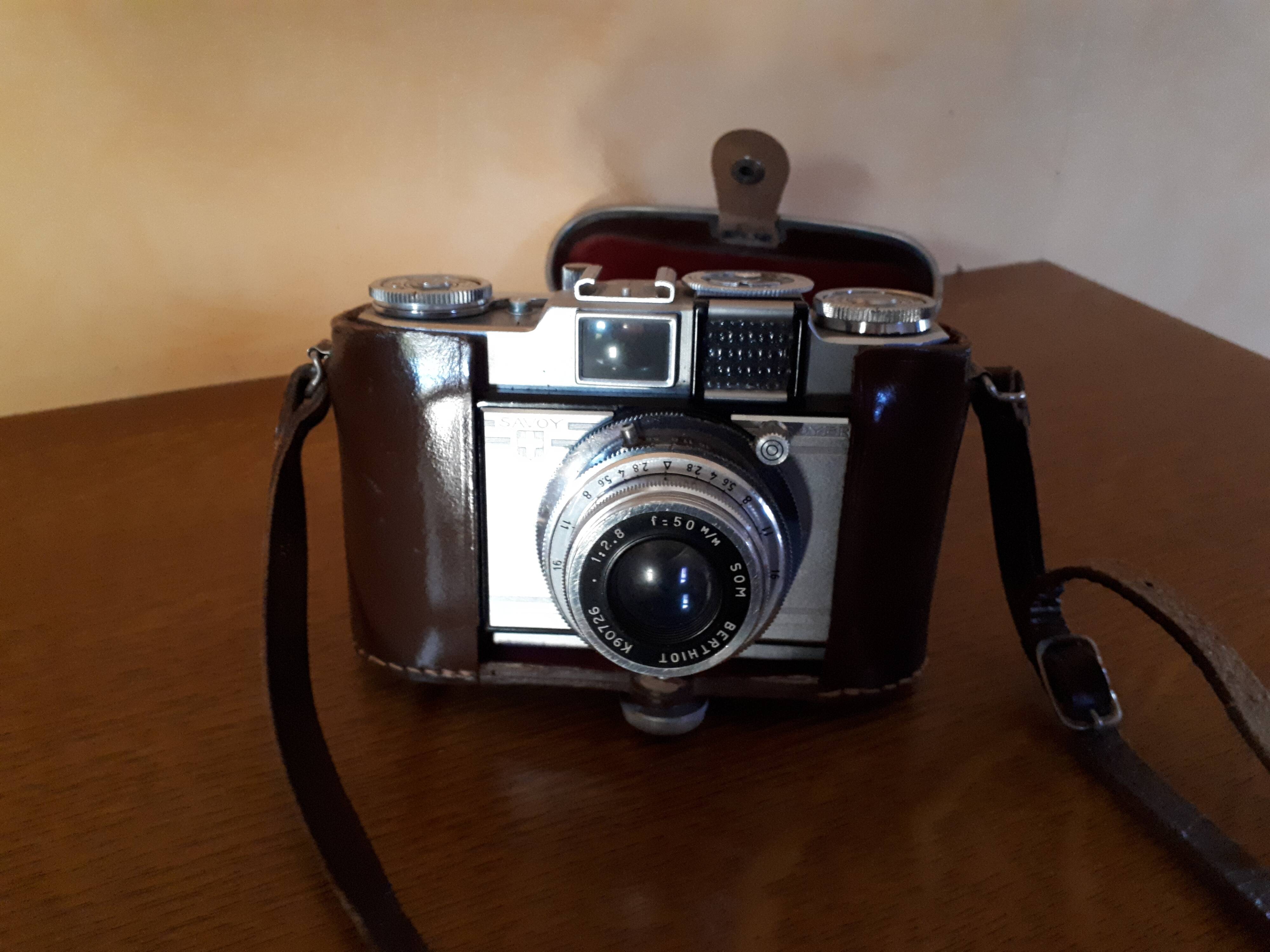 Savoy royer 24-36 film camera with its cover