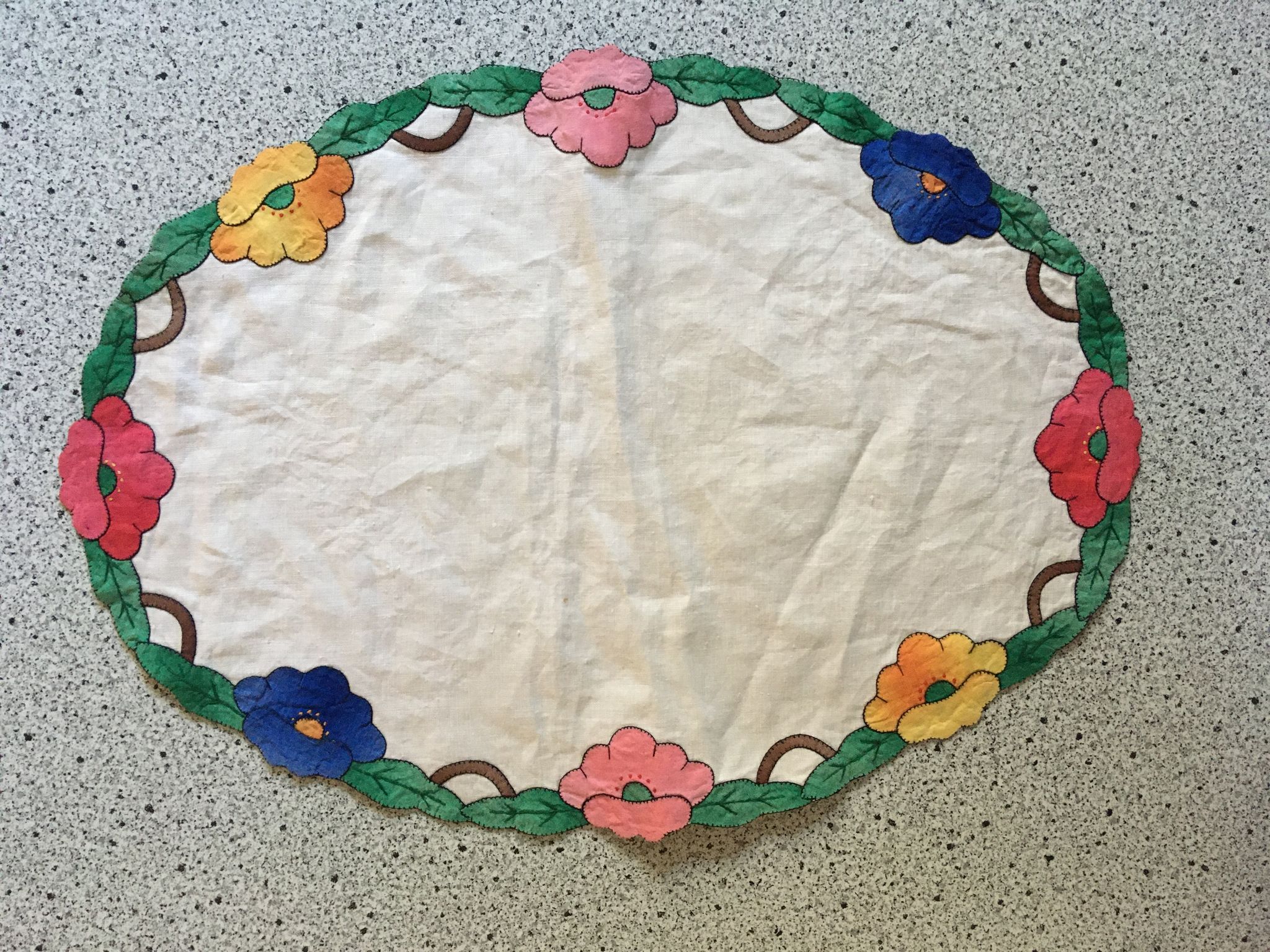 Vintage oval placemat 35x49