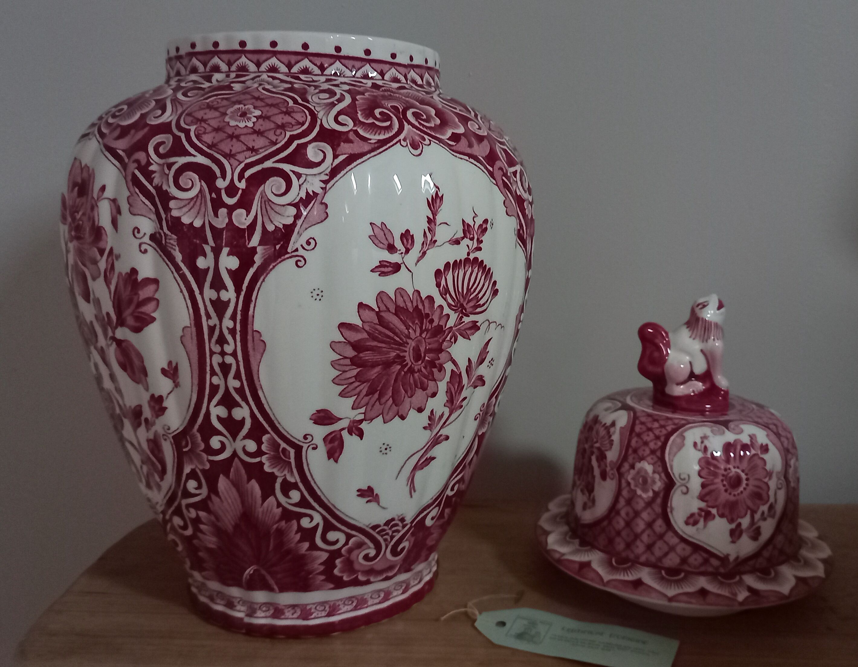 Covered vase Royal Sphinx Maastricht Petrus Regout & Co