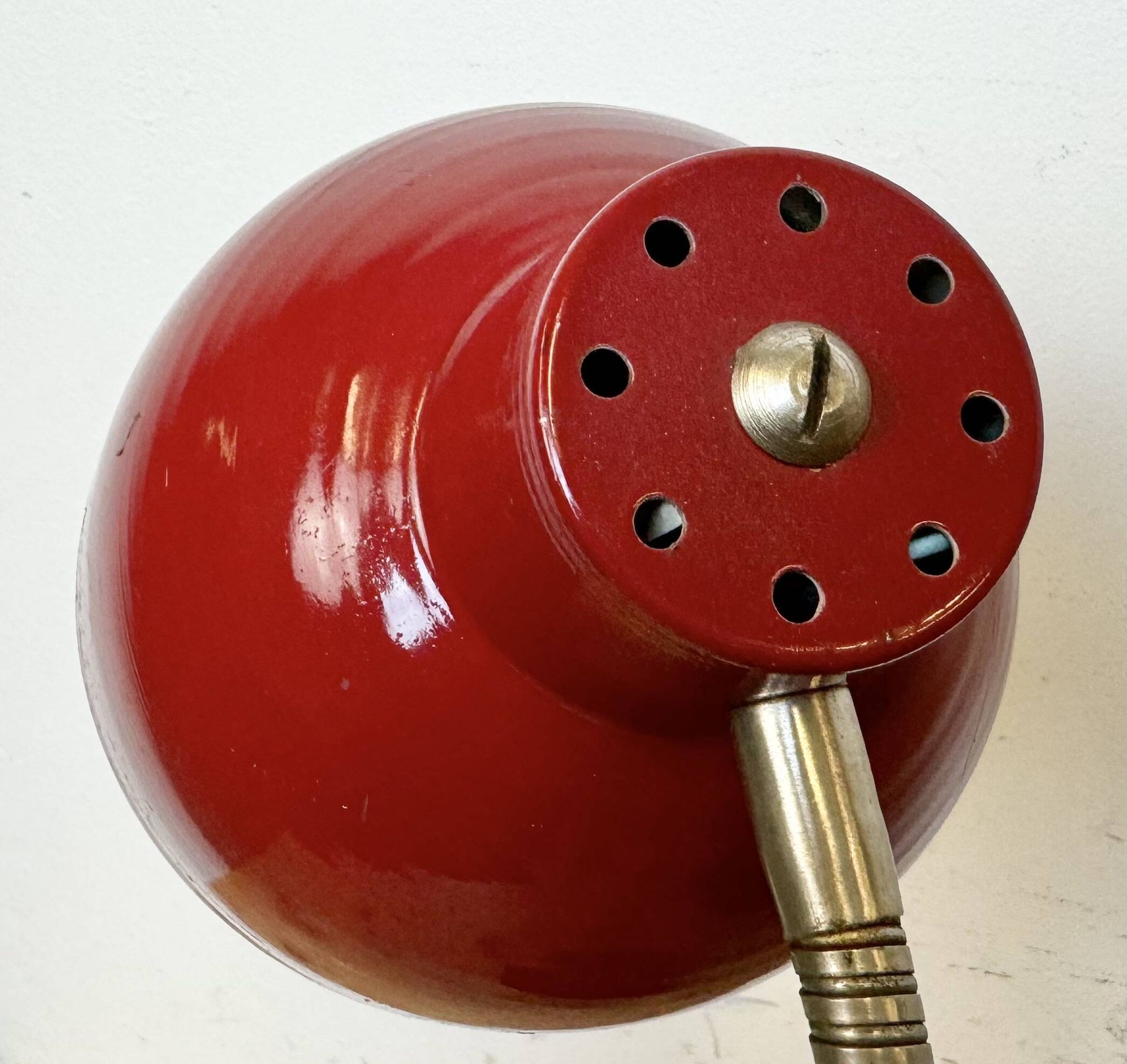 Lampe de Table Industrielle Rouge à Col de Cygne, 1960s