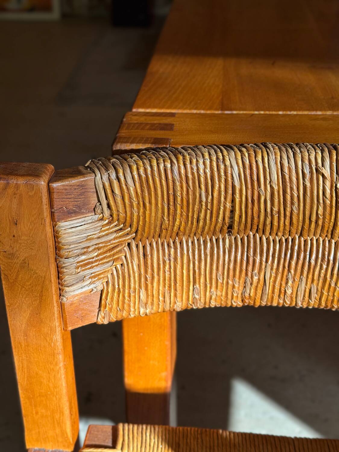 Regain 1970 table chairs