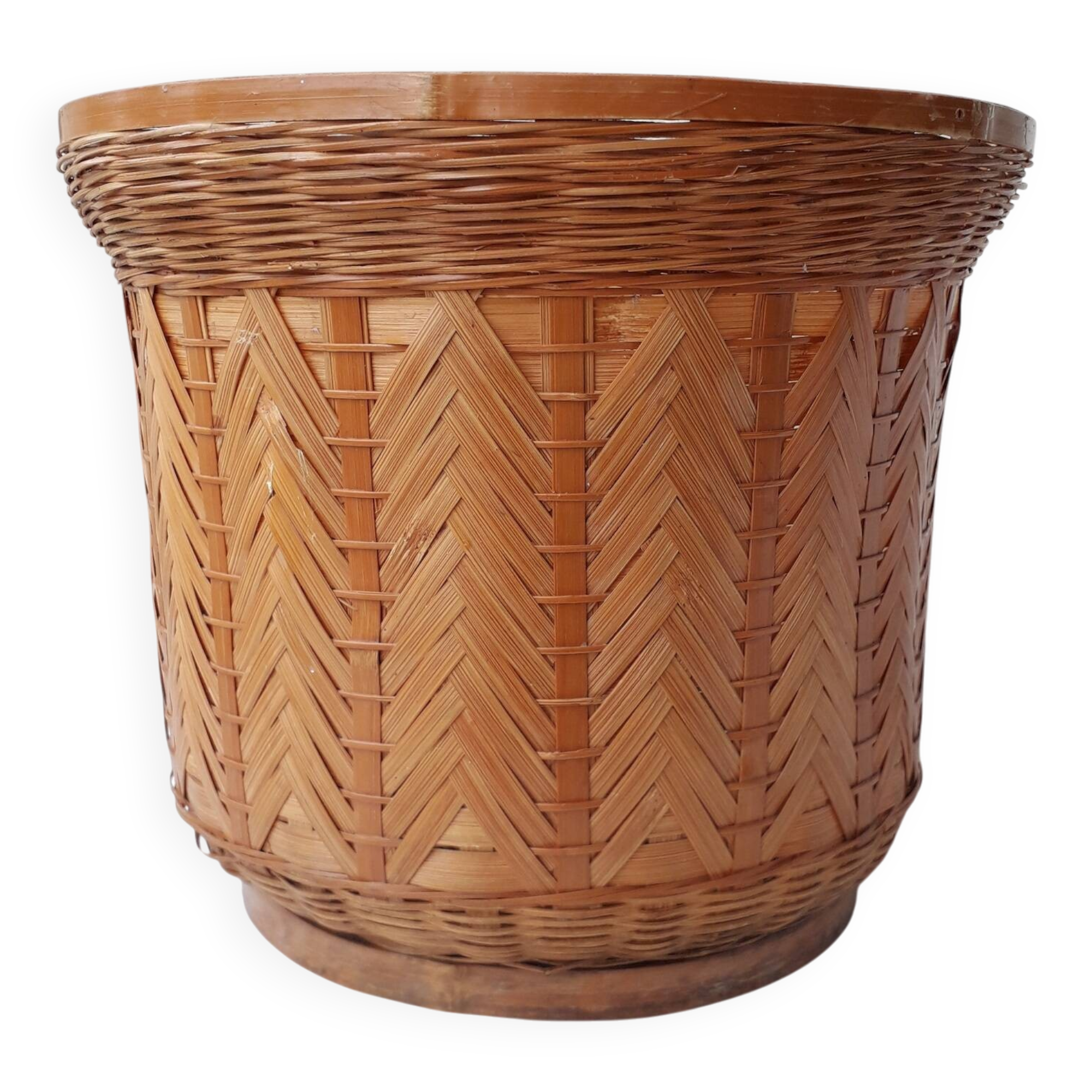 Wicker cache-pot