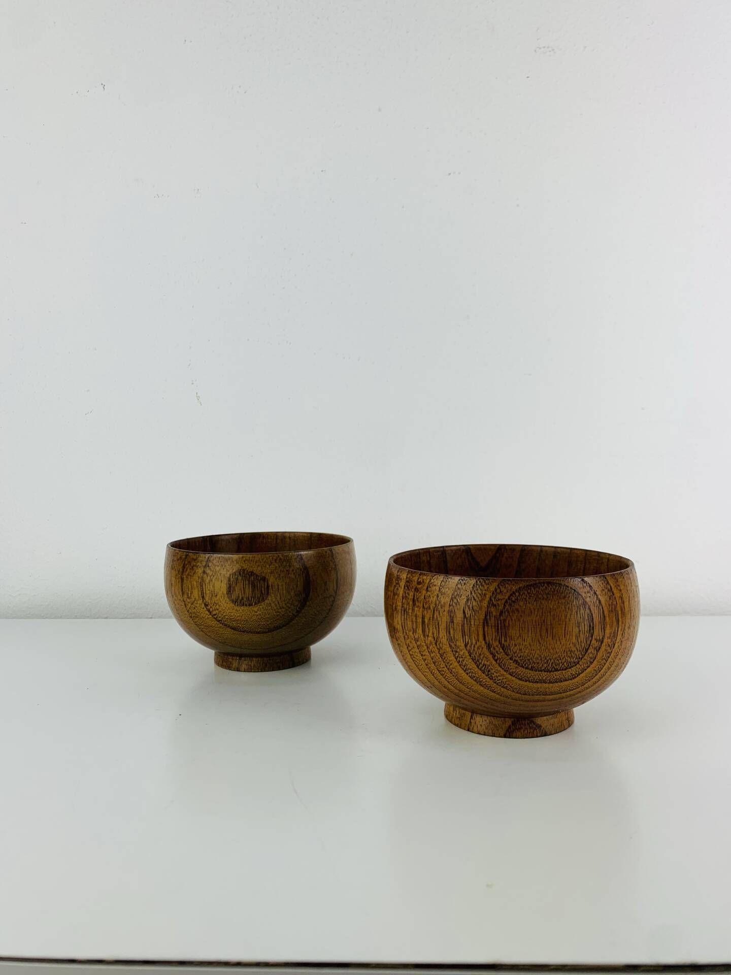 2 bowls/trays in Scandinavian teak