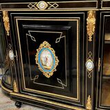 Crédence de style Napoléon III à quatre médaillons de Sèvres