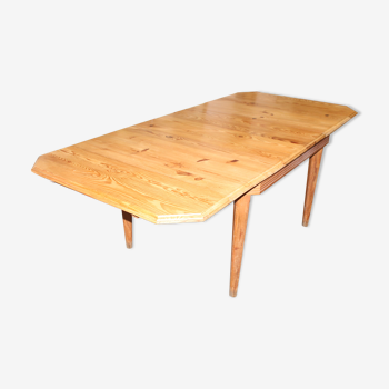 Solid pine stretch table