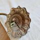 Applique murale vintage tulipe opaline blanche et laiton ciselé