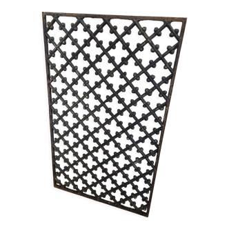 Old cast iron grid 96×58cms