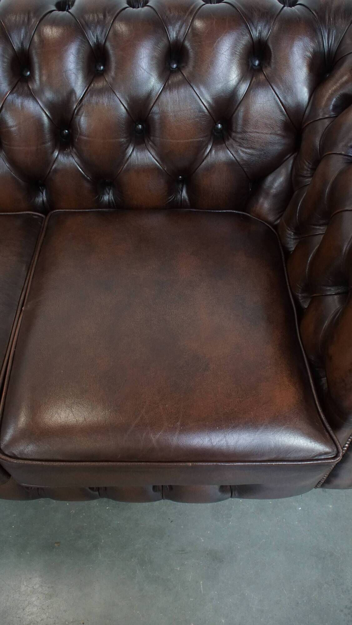 Canapé Chesterfield 3 places en cuir de vache de style anglais