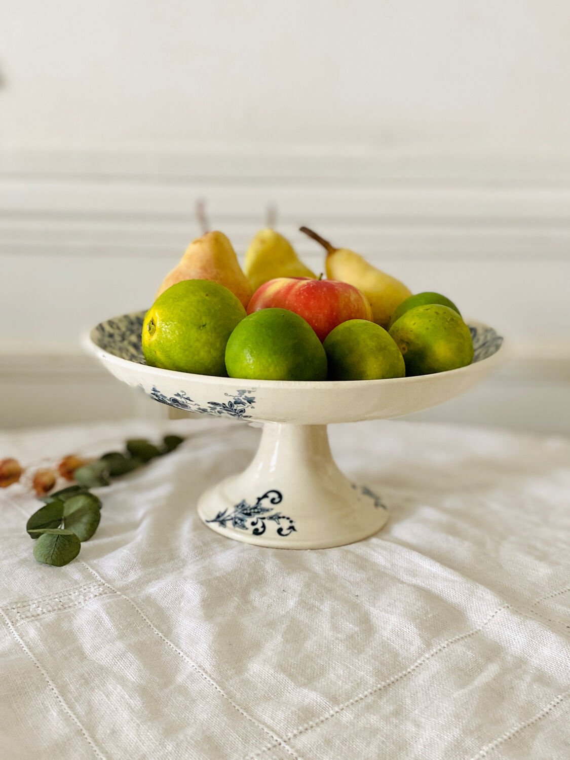 Serving dish with foot and old compotier in iron clay Sevigné HB & Cie