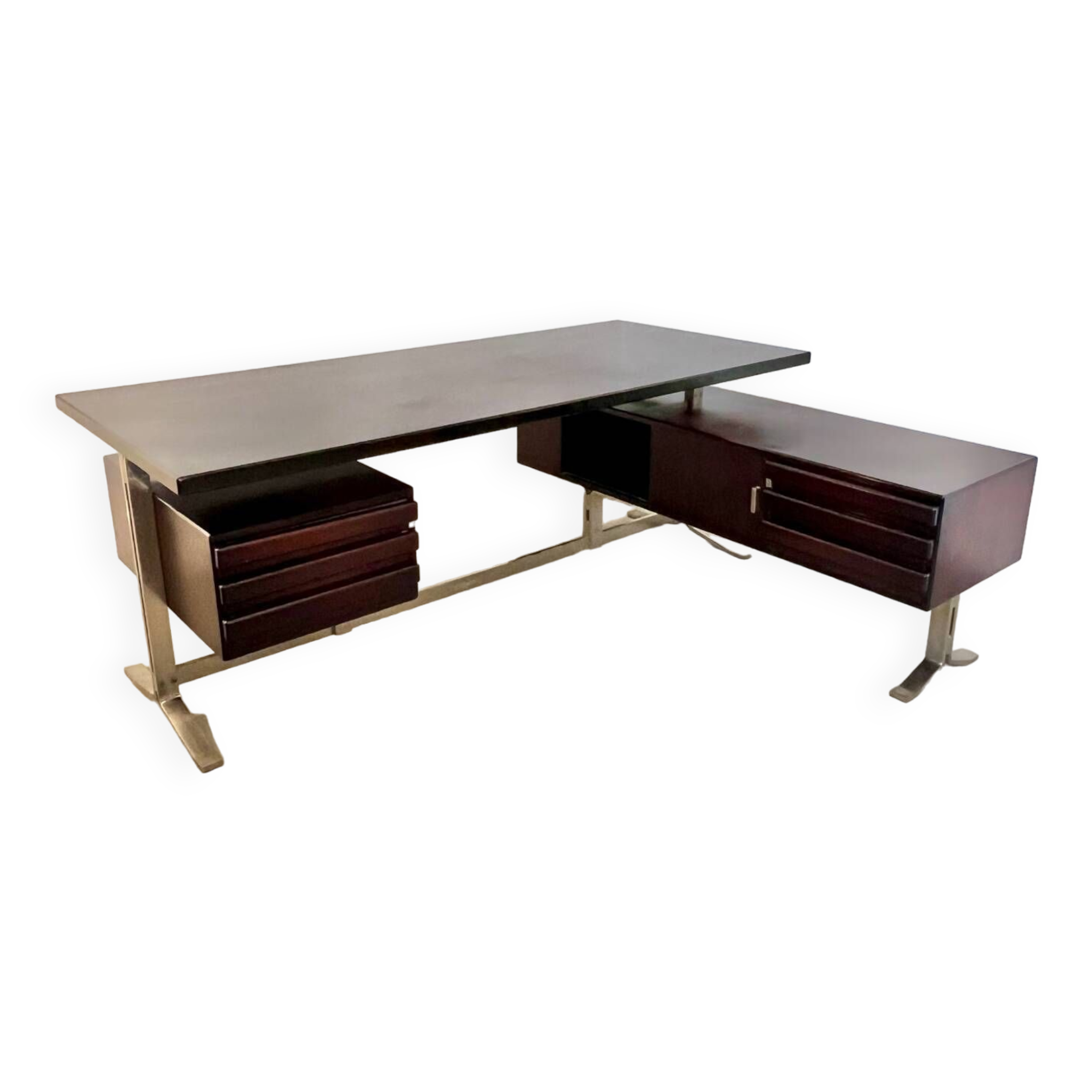 Vintage president corner desk in rosewood design by Gianni Moscatelli vintage
