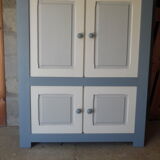 Storage cabinet