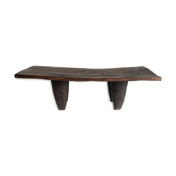 Banc sculptural en bois massif, pièce unique