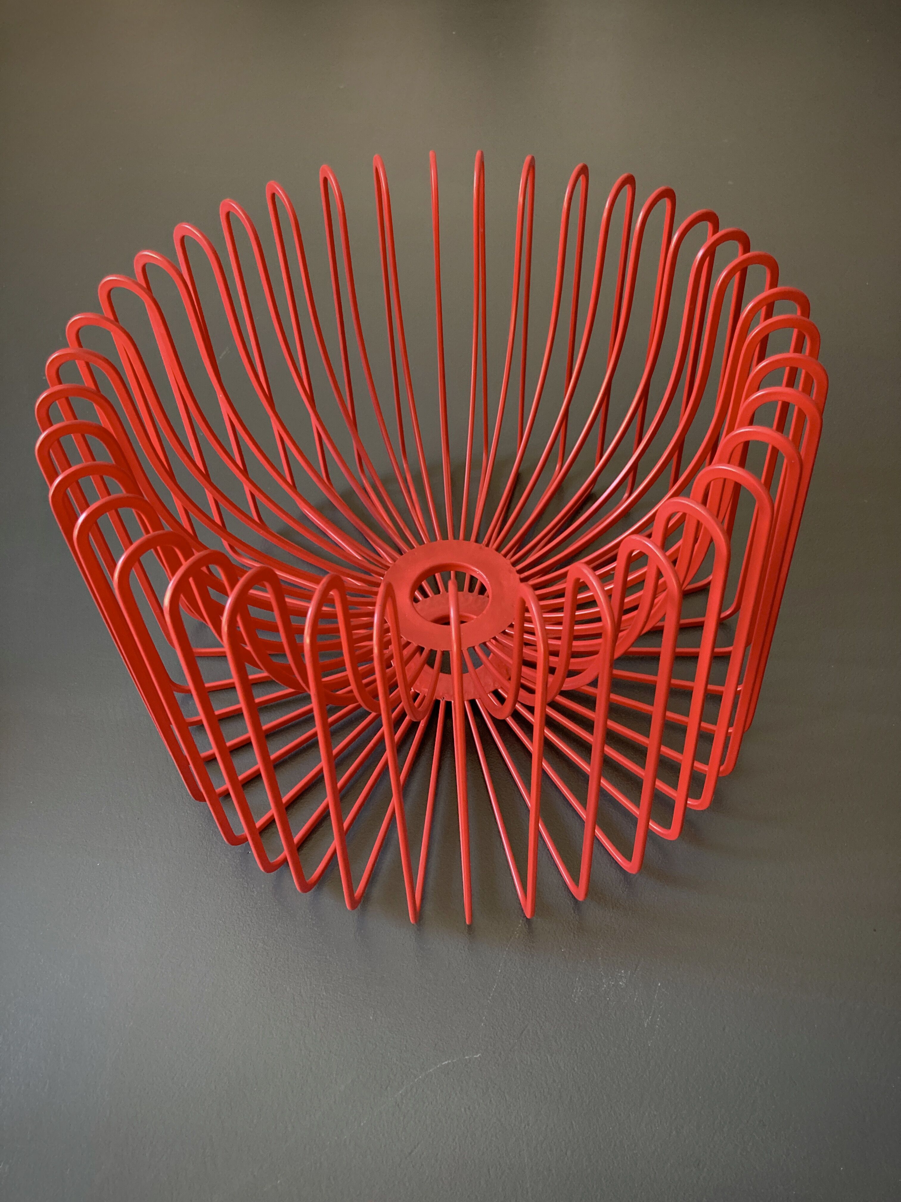 Coupe à fruit design metal rouge