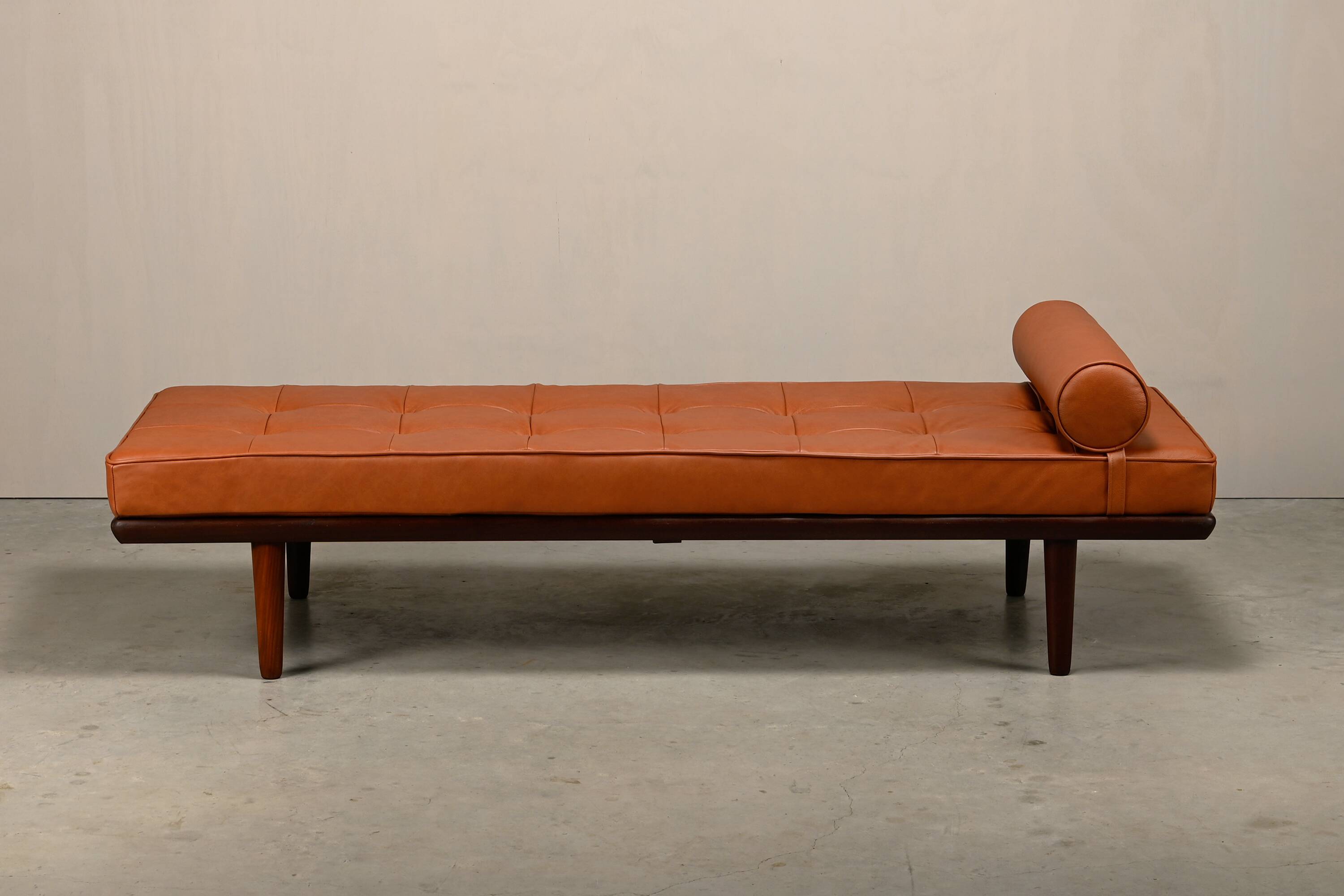 Hans J. Wegner GE19 Daybed in Teak and Camel Leather for Getama Denmark