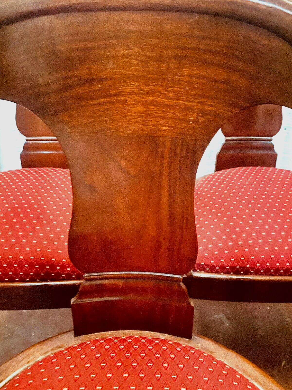 Suite de six chaises gondoles en acajou et placage XX siècle
