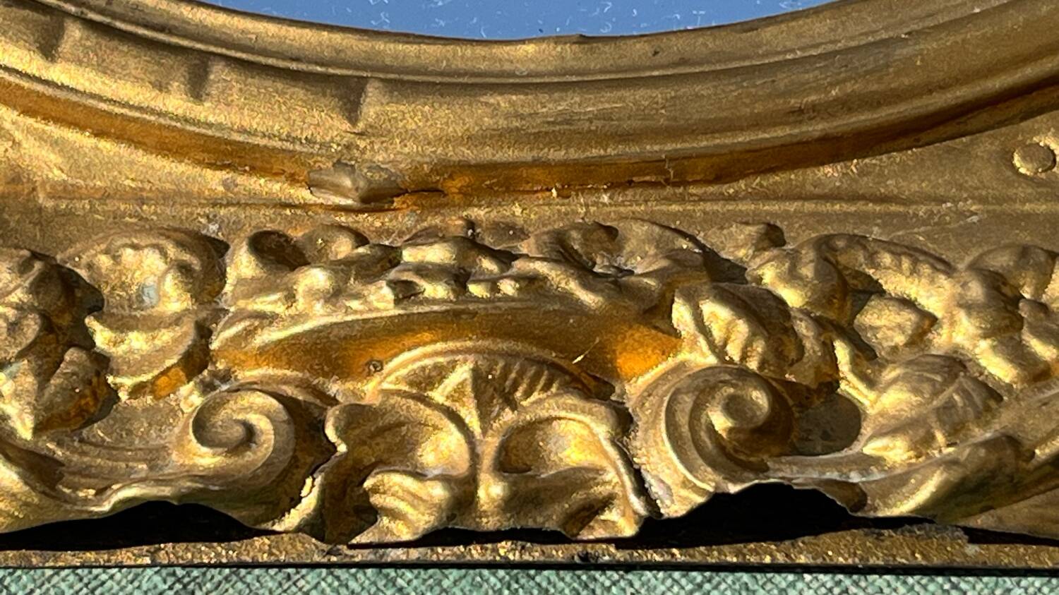 Miroir métal doré  27x 47 vintage