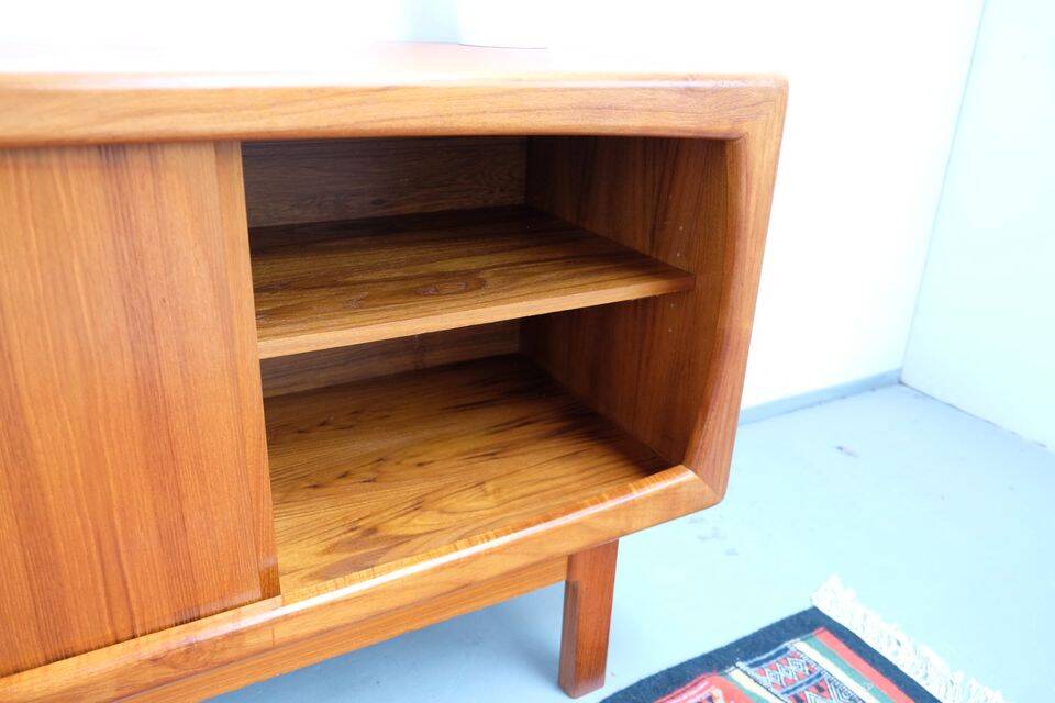Buffet vintage danois HP Hansen en teck, années 60-70.