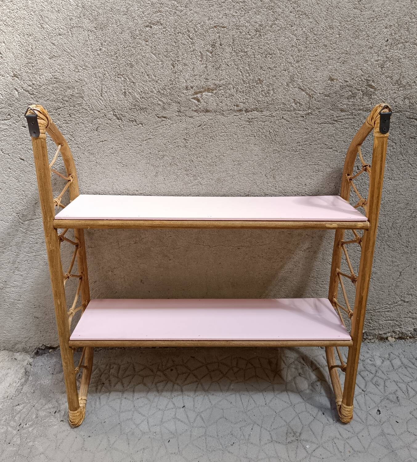 Étagère murale en osier rotin ou bambou