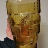 Vase stylisé en verre jaune, art déco