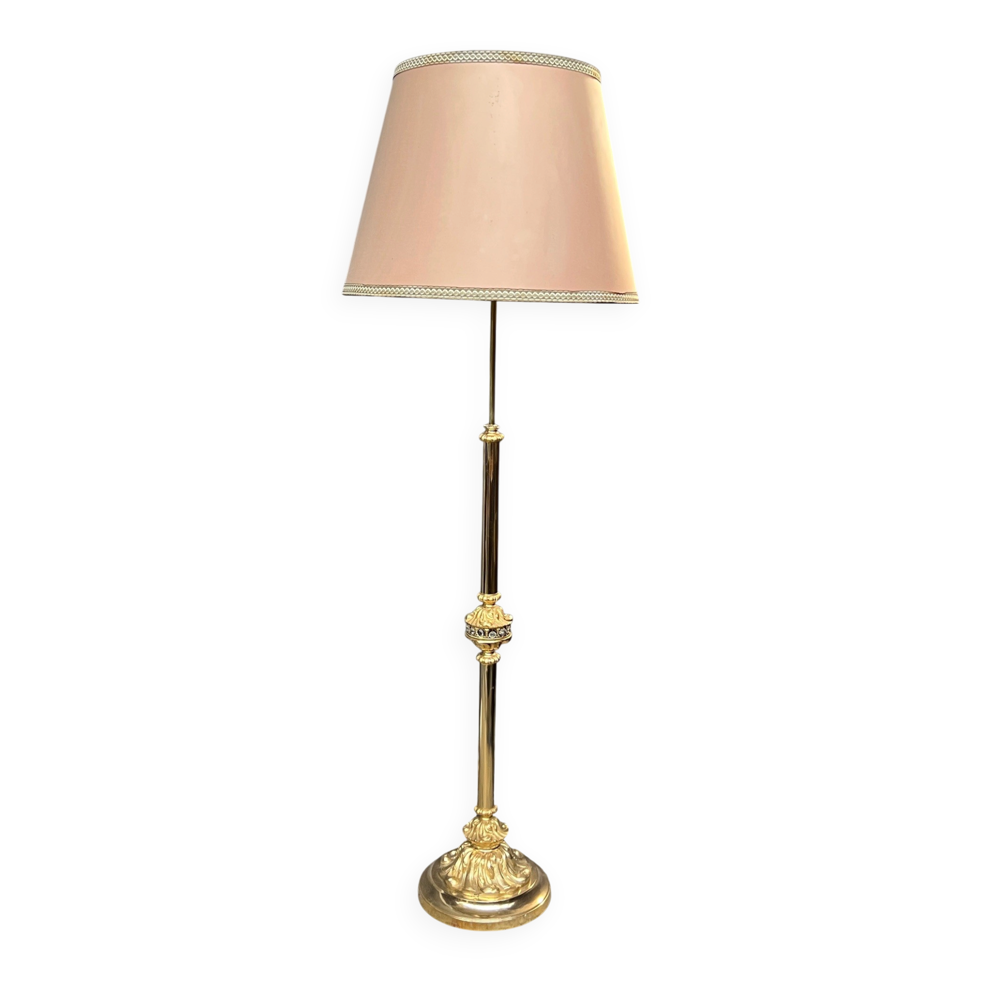 Baroque-style floor lamp in solid gilded bronze decorated with crystal pendants.