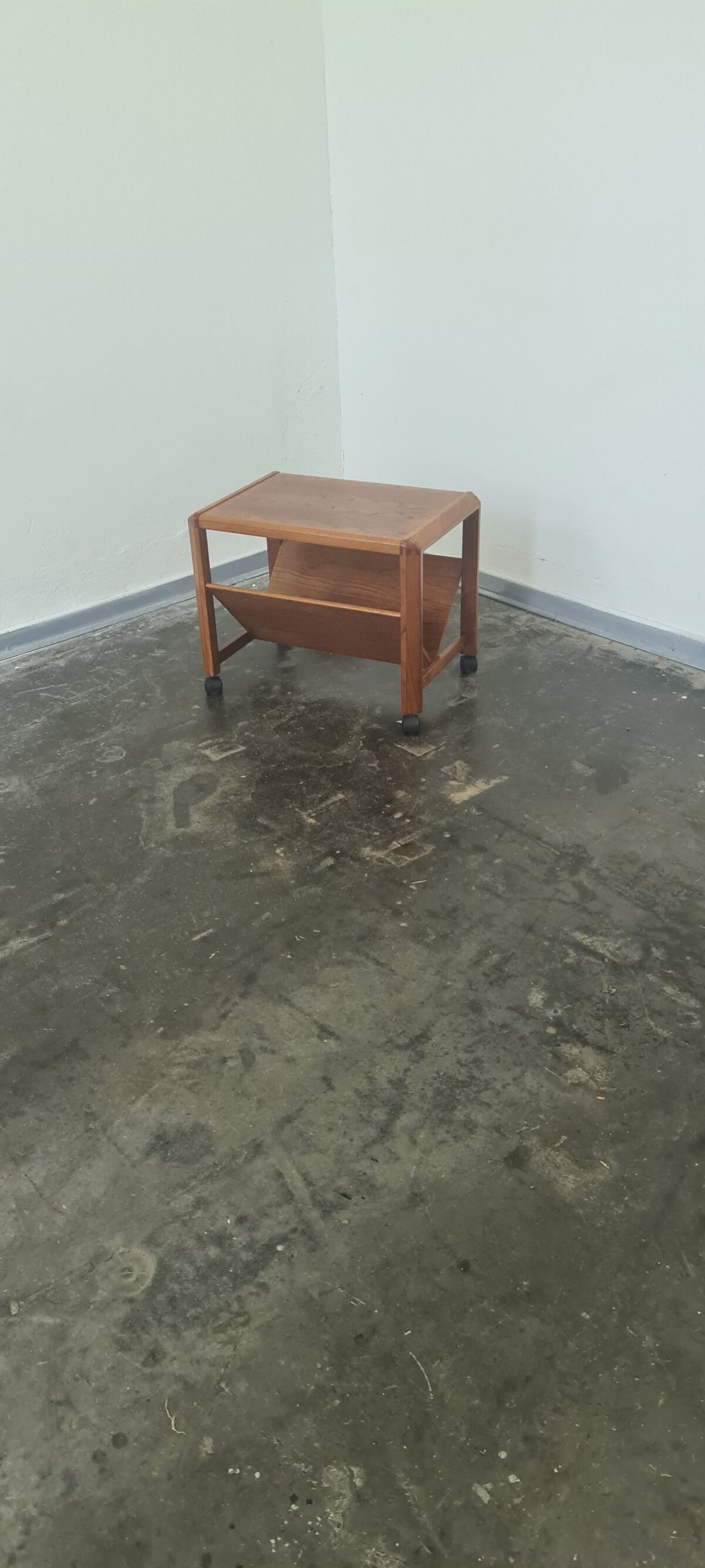 Vintage teak Danish design magazine trolley/side table  by Aksel Kjersgaard
