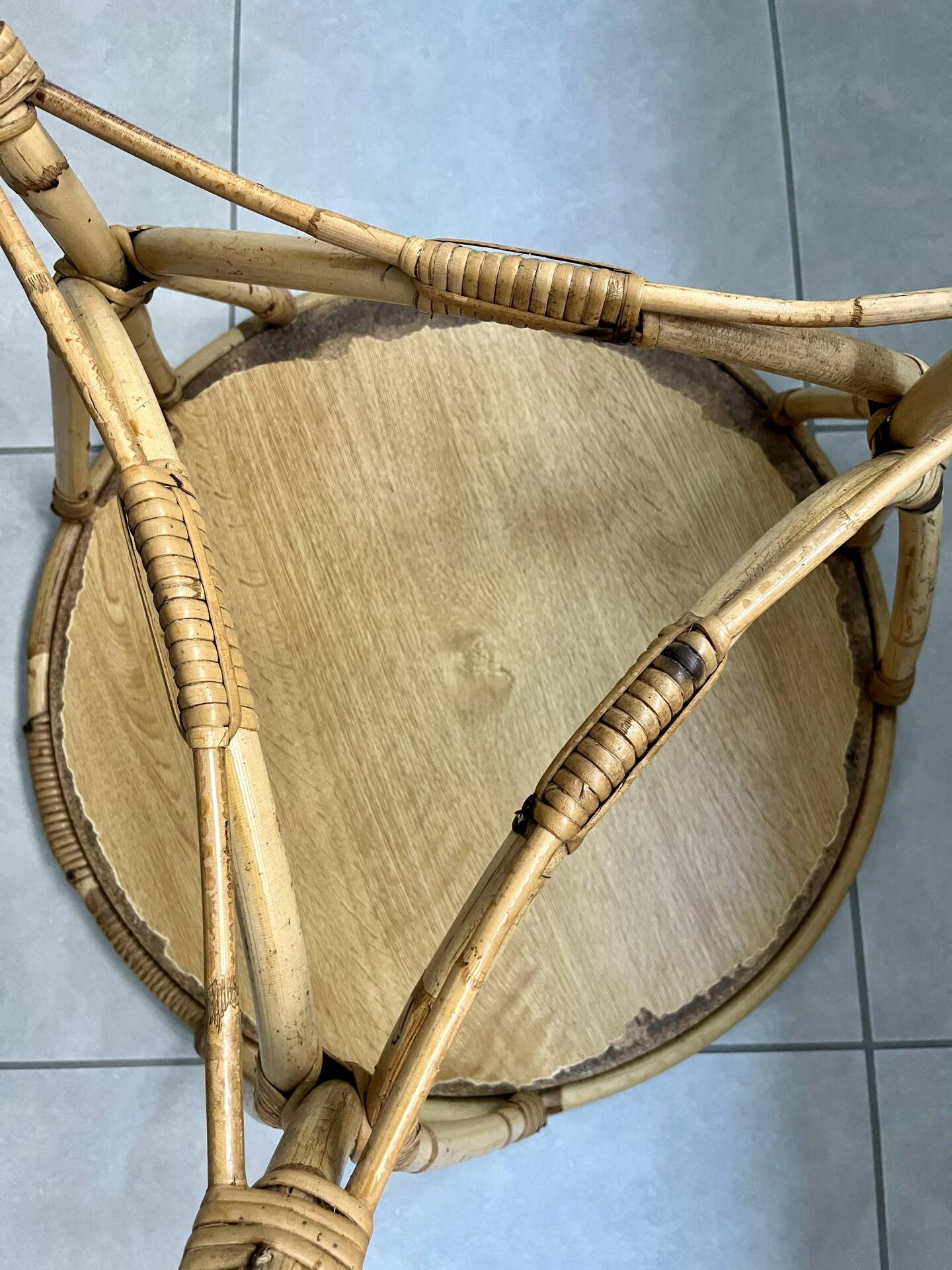 Table basse ronde rotin années 60
