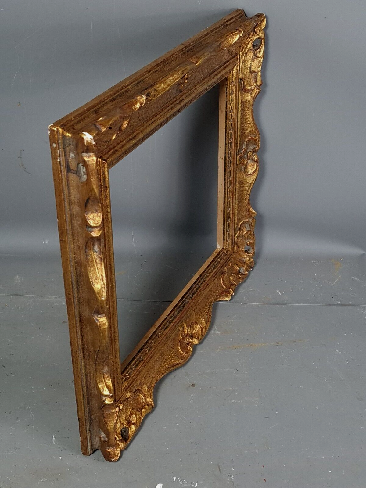 Old frame gilded carved wood gold leaf 41x36 cm, foliage 30x25 cm Montparnasse style SB