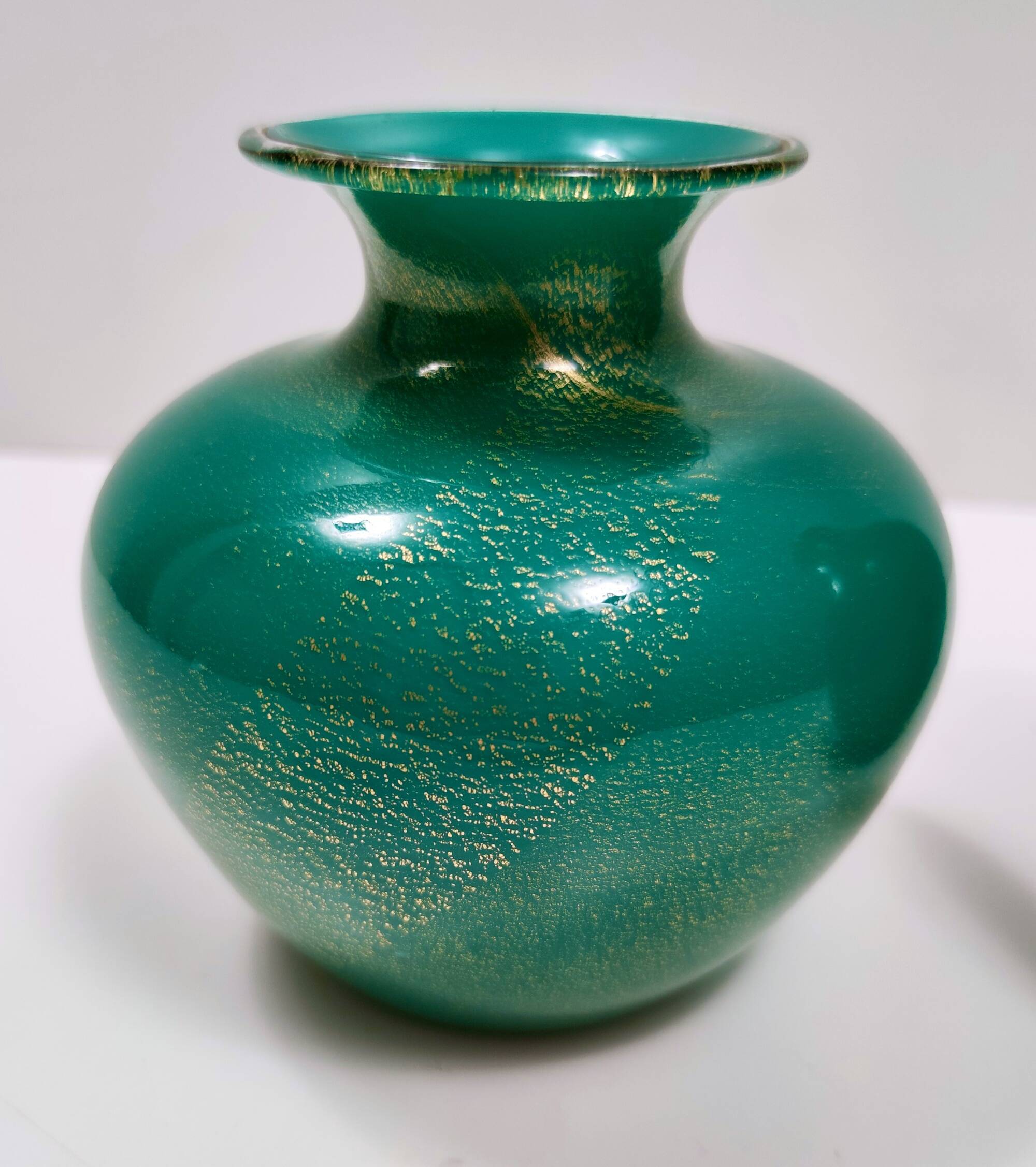 Green Cased Alga Glass Vase with Gold Leaf by Tomaso Buzzi for Venini