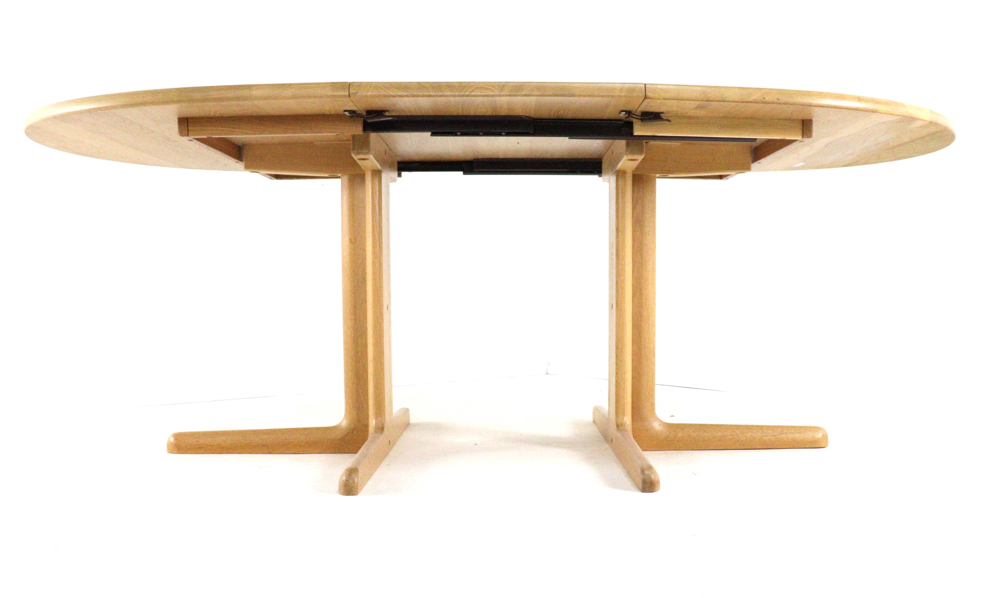 Juul Kristensen for JK Møbler oval oak extendable dining table 'Nakskov'