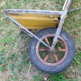 Wheelbarrow with 2 removable leaves from the 1950s