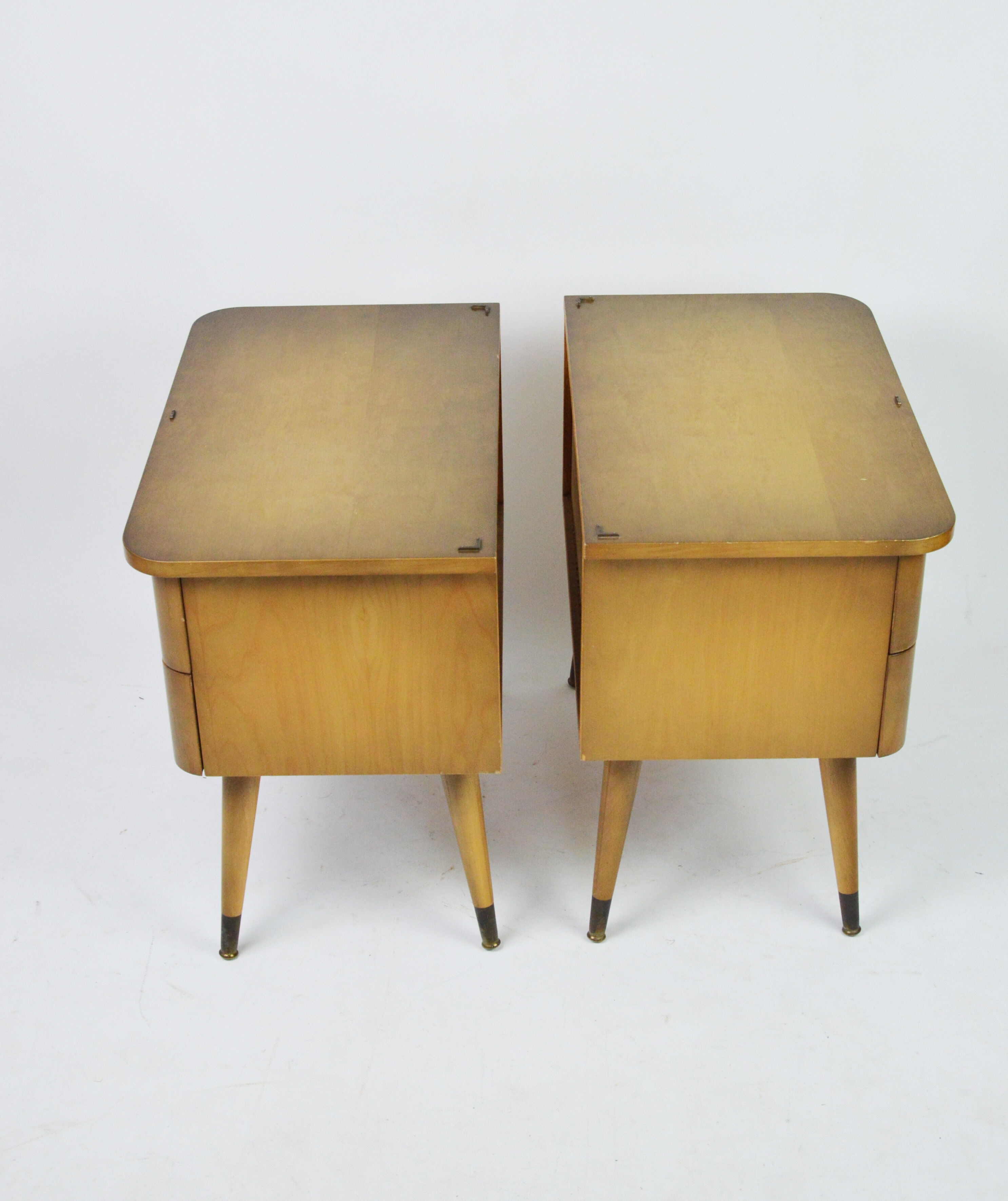 Paire de tables de chevet, années 1960