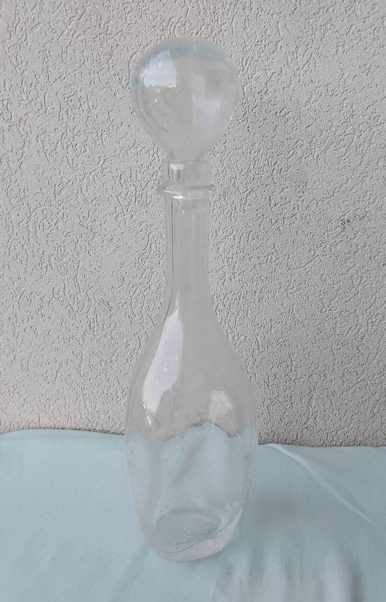 Carafe en verre bullé