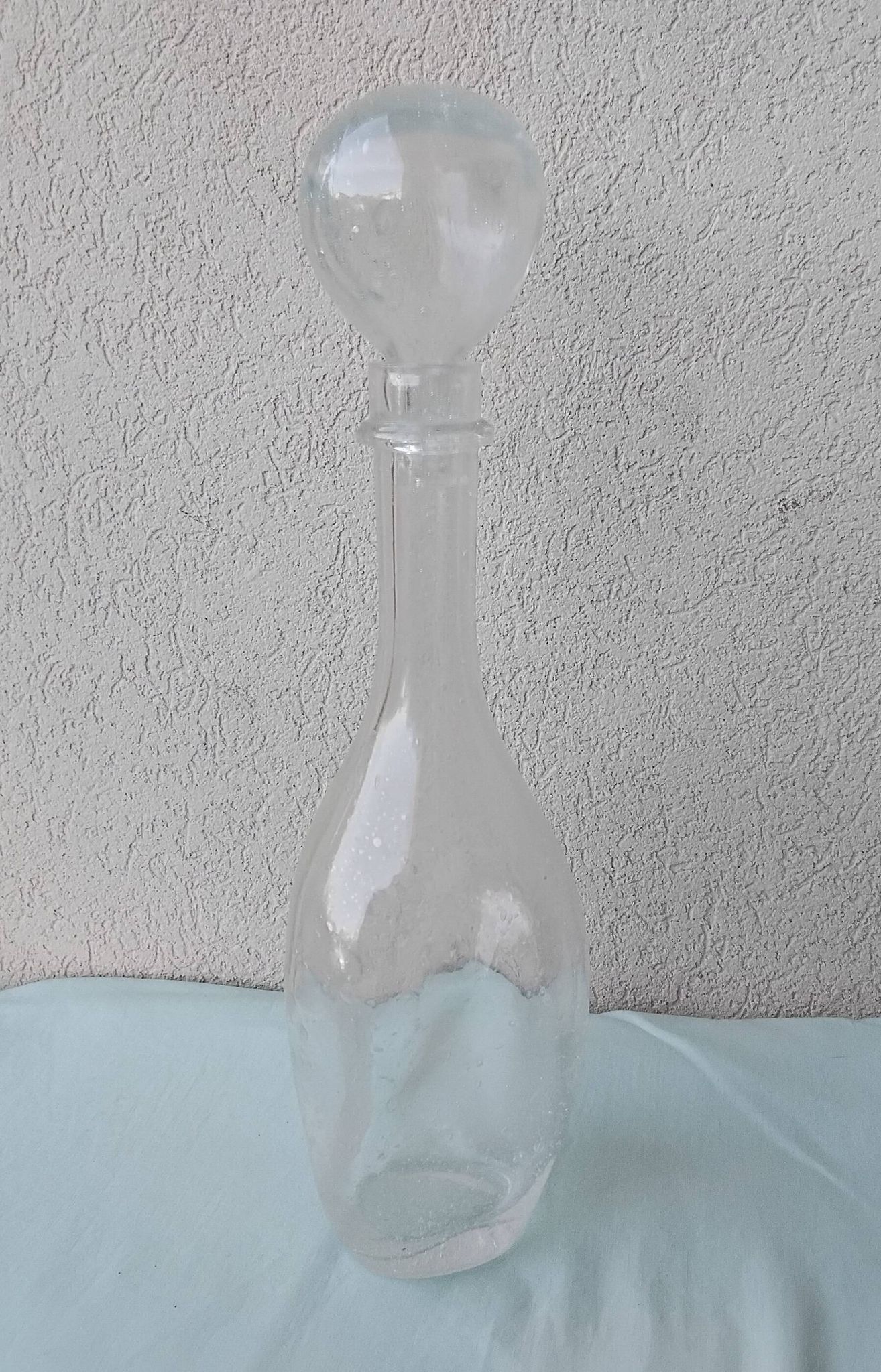 Bubble glass carafe