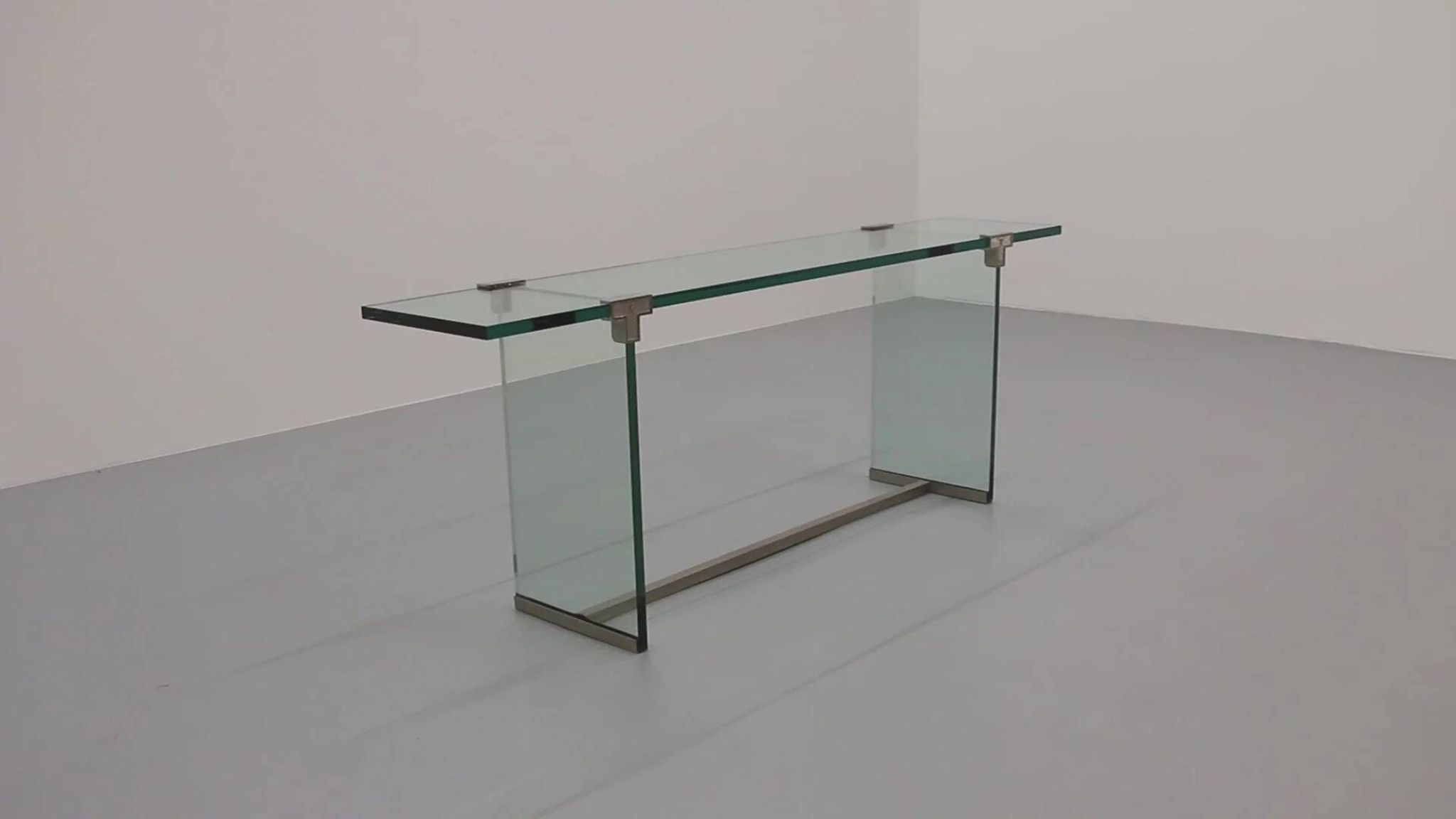 Sidetable Model T30 by Peter Ghyczy - 1970s design (2 meters long)