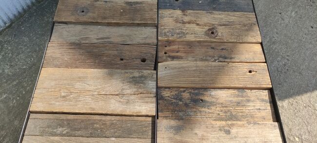 Table basse bois et métal de style industriel