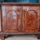 Antique Dutch corner cabinet in burl – two-body cabinet from the 19th century